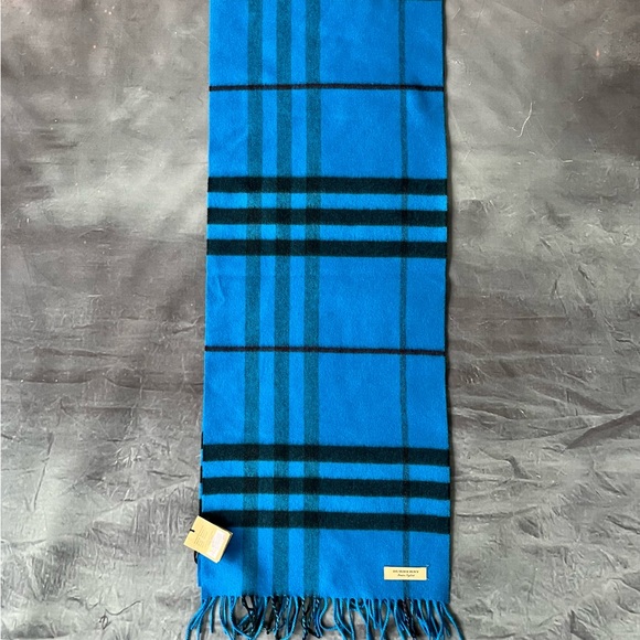 BURBERRY 100% Cashmere Scarf NTW - Picture 3 of 6